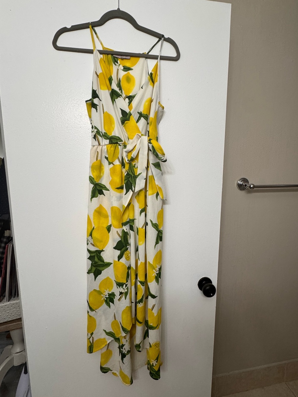 <Dream of Me> Lemon-Print Sleeveless Maxi Dress with Waist Tie